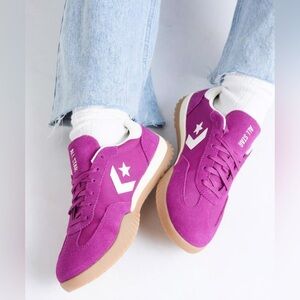 Like New Converse Women's Sneakers in Vibrant Violet & White